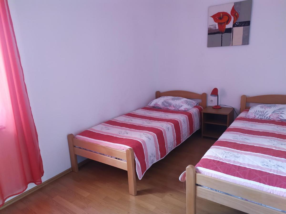 Apartmani Noemi Pula Exterior foto