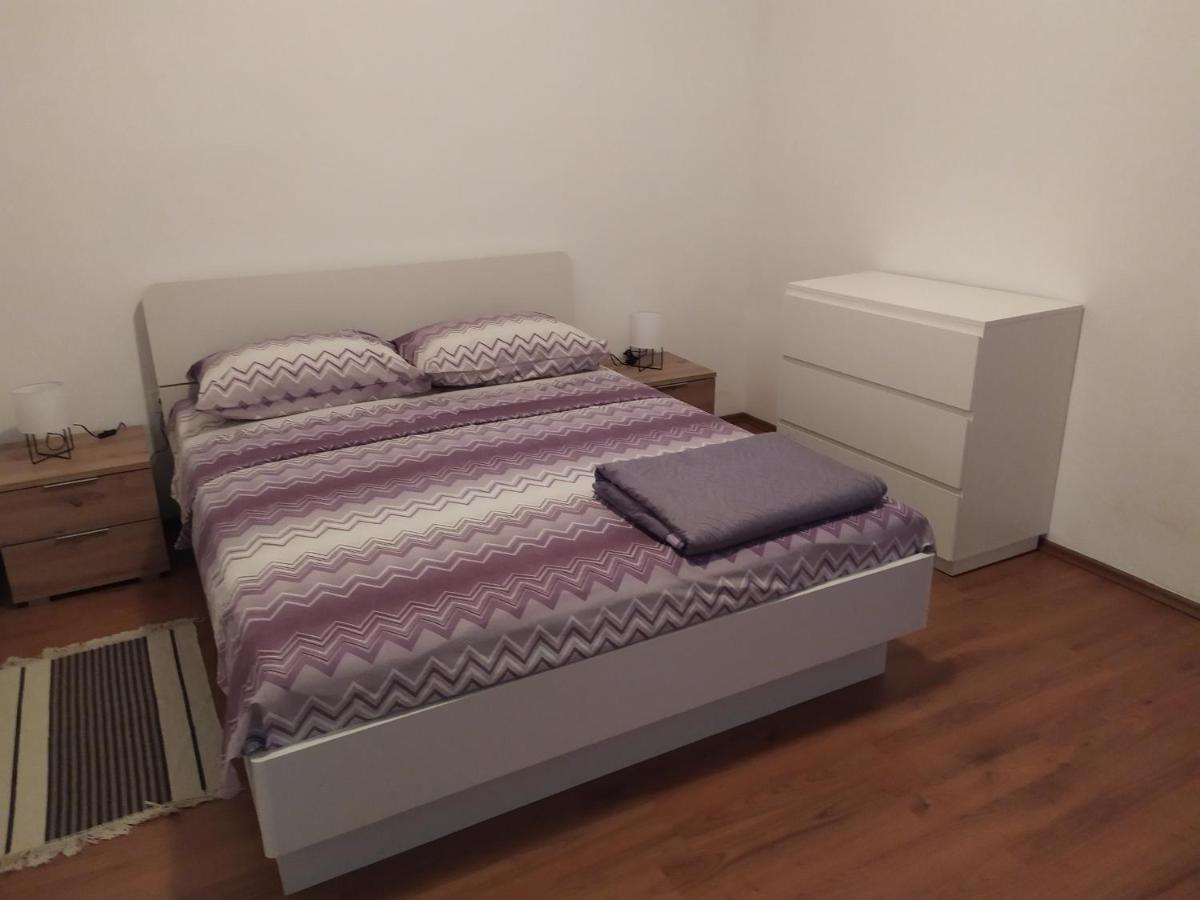 Apartmani Noemi Pula Exterior foto